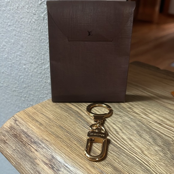 NEW Authentic Louis Vuitton Anokre Key Chain & Louis Vuitton Box Case - Picture 14 of 15